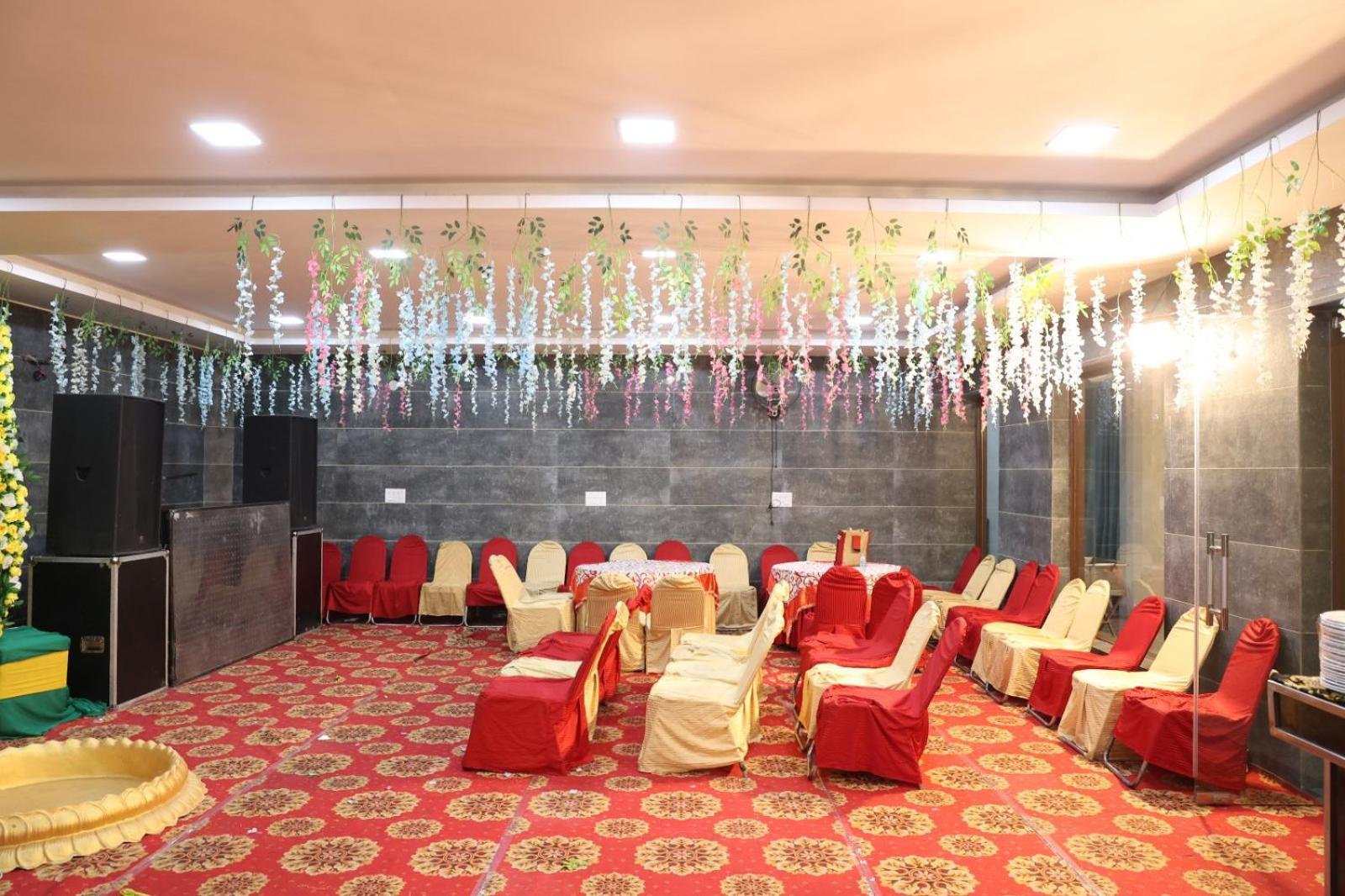 Raghav Inn Karnāl Buitenkant foto