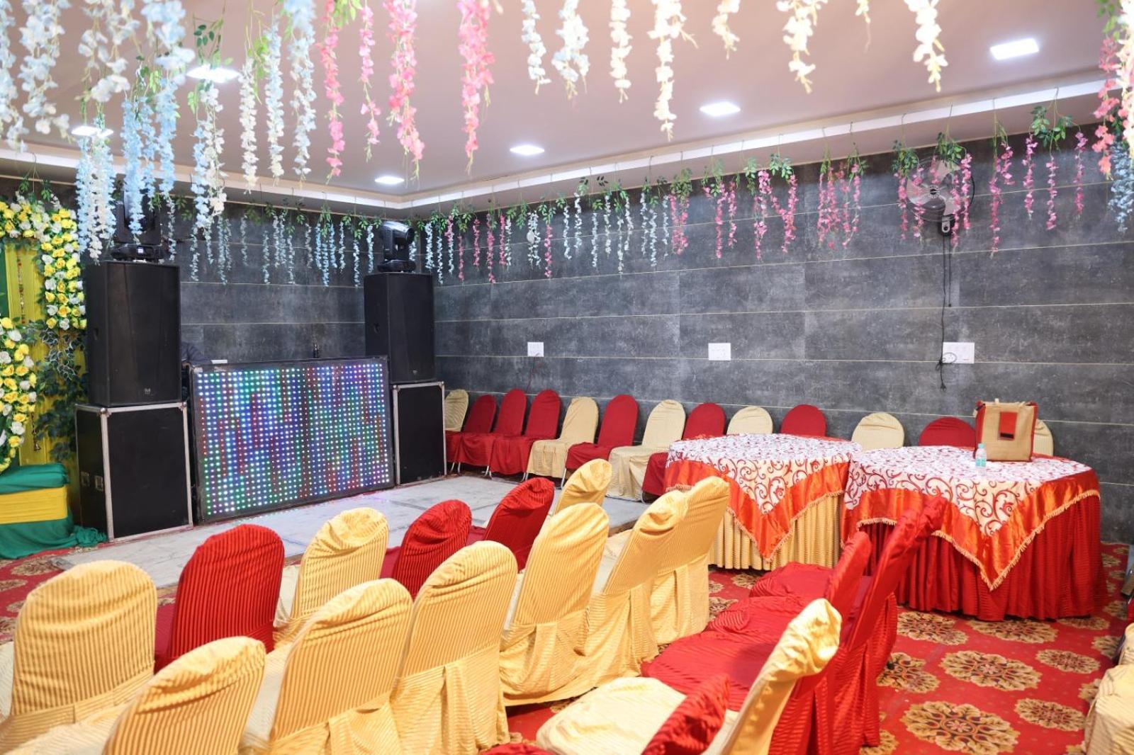 Raghav Inn Karnāl Buitenkant foto